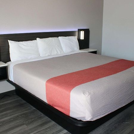 ホテル Clarion Pointe ディケーター エクステリア 写真