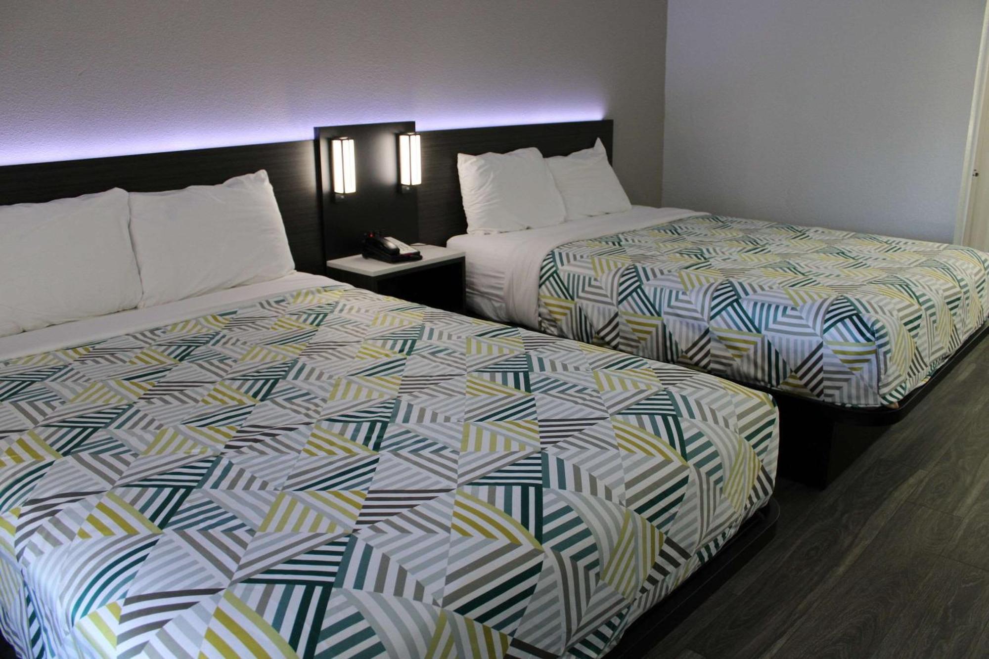 ホテル Clarion Pointe ディケーター エクステリア 写真